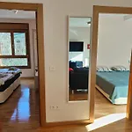Ventana Al Paraiso Del Oso - Somiedo. Window To Bear Paradise - Somiedo Lejlighed