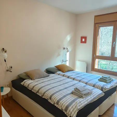 Ventana Al Paraiso Del Oso - Somiedo. Window To Bear Paradise - Somiedo Apartment