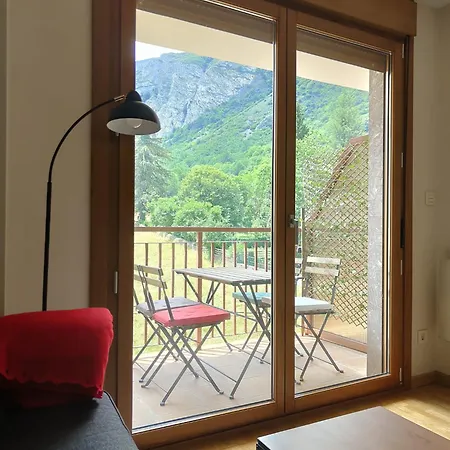 Ventana Al Paraiso Del Oso - Somiedo. Window To Bear Paradise - Somiedo *