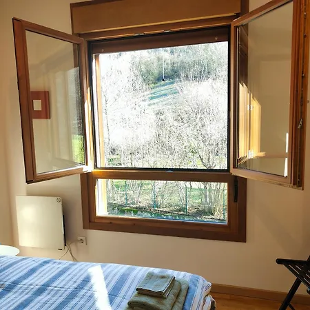 Ventana Al Paraiso Del Oso - Somiedo. Window To Bear Paradise - Somiedo *