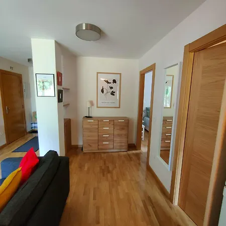 Ventana Al Paraiso Del Oso - Somiedo. Window To Bear Paradise - Somiedo * Pola de Somiedo