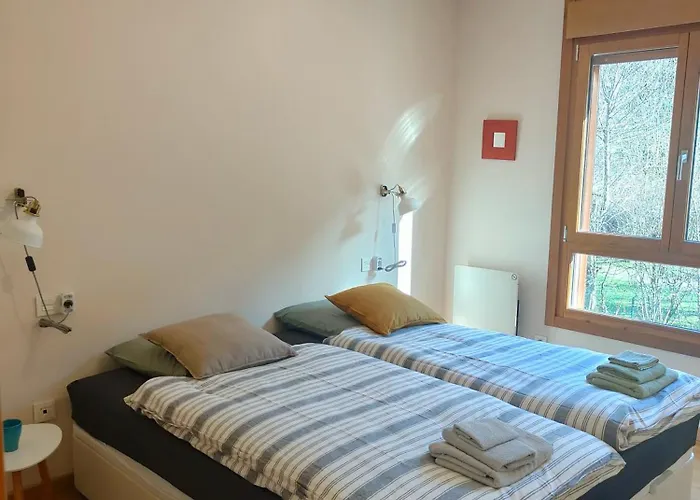 Ventana Al Paraíso Del Oso - Somiedo. Window To Bear Paradise - Somiedo Apartamento