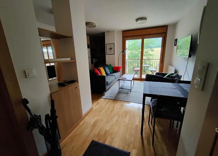 Ventana Al Paraíso Del Oso - Somiedo. Window To Bear Paradise - Somiedo Apartamento Pola de Somiedo