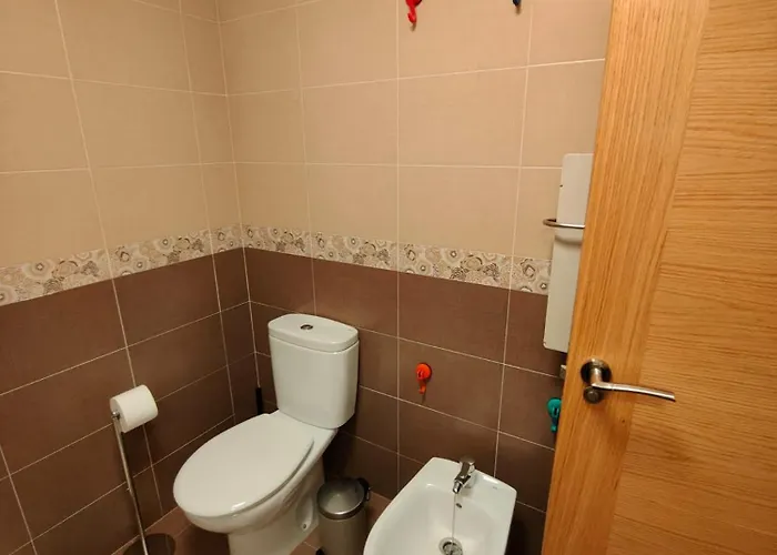 Ventana Al Paraíso Del Oso - Somiedo. Window To Bear Paradise - Somiedo Pola de Somiedo